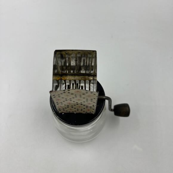 Vintage Crank Nut Chopper Androck Atomic Pattern Black White Red Glass Bottom - Picture 9 of 9